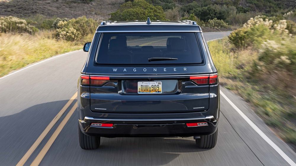 005 2023 jeep wagoneer rear view