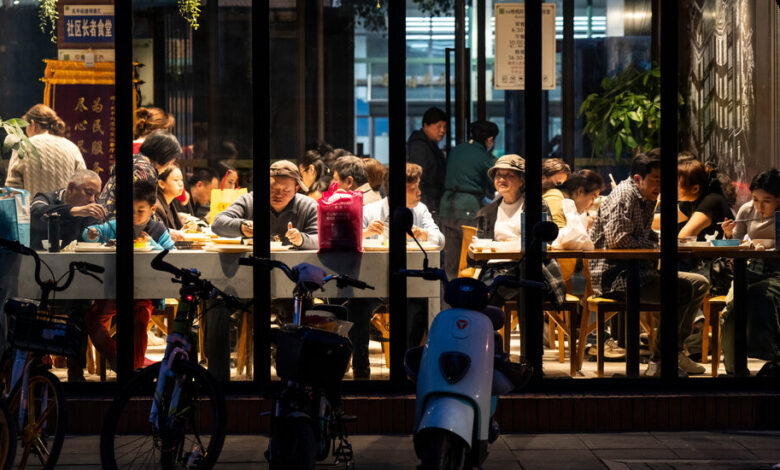 Slide Over, Auntie: Young Chinese Find Tasty Meals in Senior Canteens Slide Over, Auntie: Young Chinese Find Tasty Meals in Senior Canteens