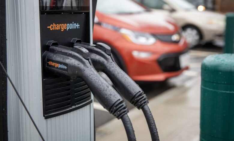 There are more electric vehicles in Boston, but the region lags behind other metros There are more electric vehicles in Boston, but the region lags behind other metros