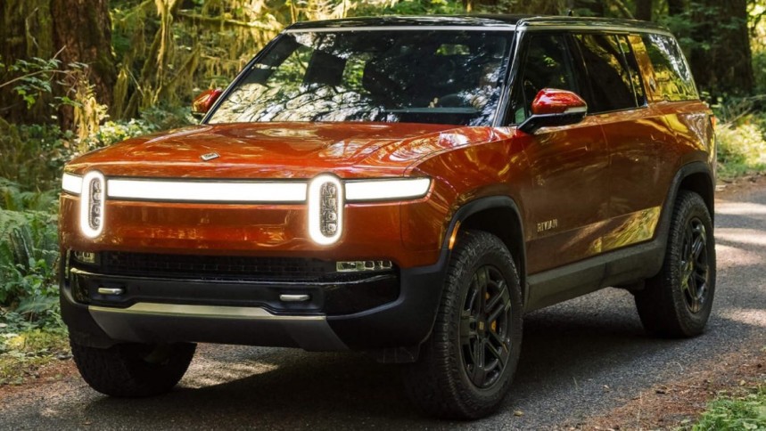 Rivian R1S