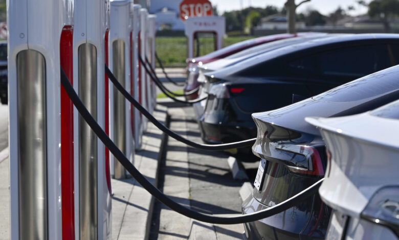 How car buyers thinking hybrid over EV should make the decision How car buyers thinking hybrid over EV should make the decision