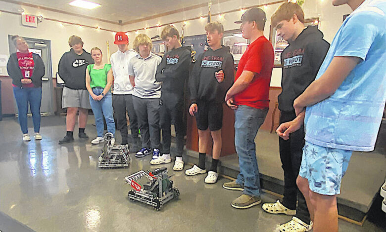 HMS Robotics team visits Rotary HMS Robotics team visits Rotary