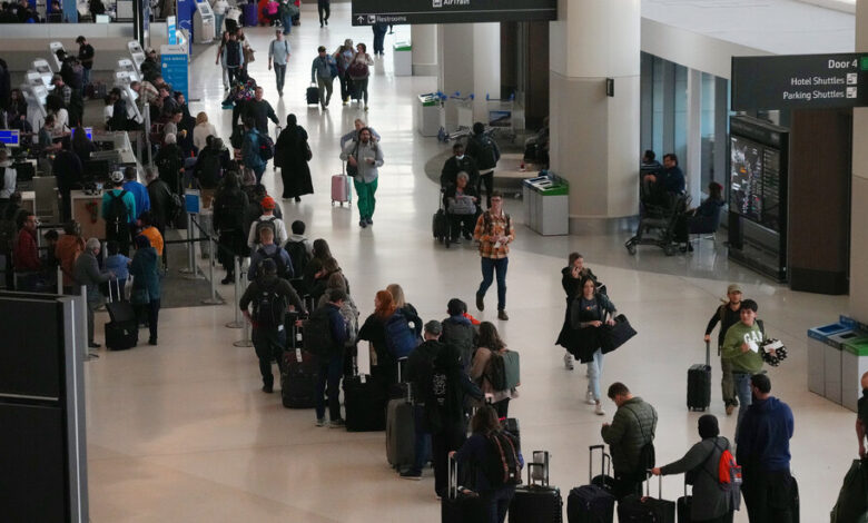 Transportation Dept. and State Attorneys General Will Look Into Airline Complaints Transportation Dept. and State Attorneys General Will Look Into Airline Complaints