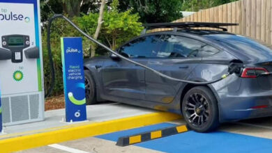 Truth behind electric vehicle charging picture mocked by Aussie drivers