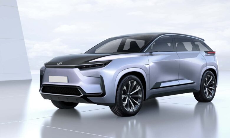 The Three-Row Toyota Highlander Is Going Electric: Report The Three-Row Toyota Highlander Is Going Electric: Report