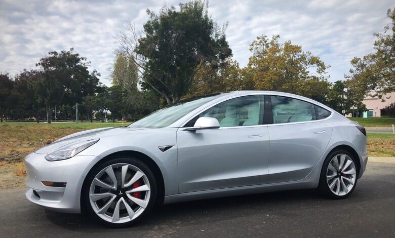 CarMax Report Reveals Consumer EV Buying Behavior CarMax Report Reveals Consumer EV Buying Behavior