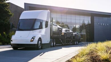 Tesla now plans electric semi truck volume production in ‘late 2025’