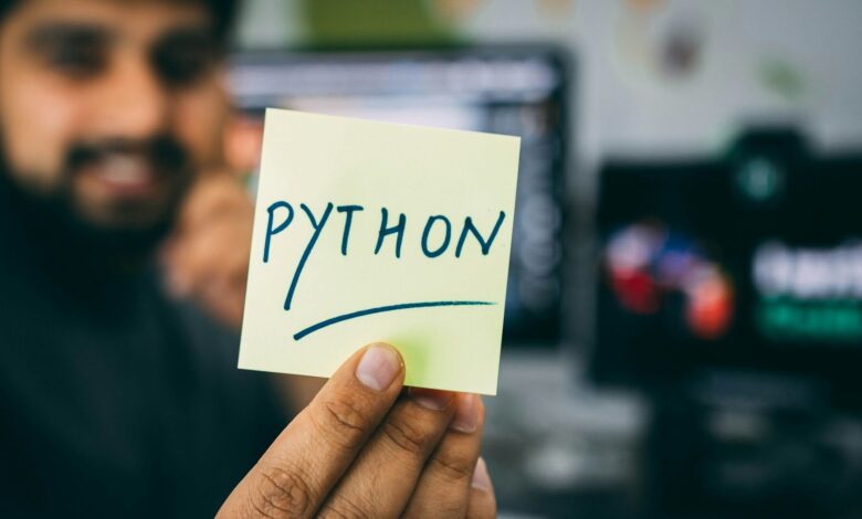 5 reasons why Python is popular among cybersecurity professionals 5 reasons why Python is popular among cybersecurity professionals