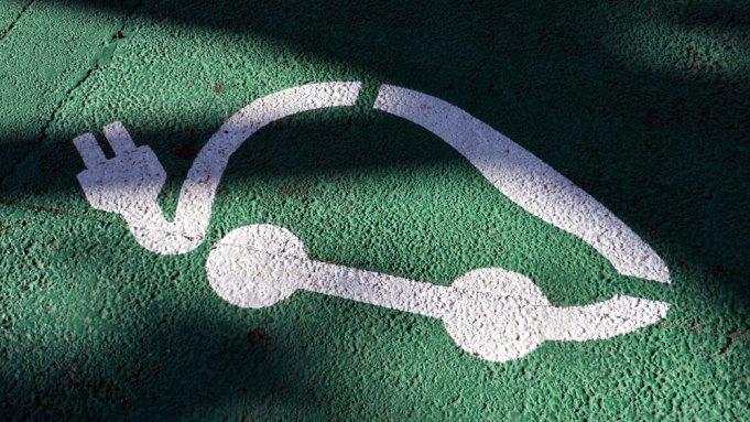 Inside the Race to Build EV Charging Networks in the U.S. Inside the Race to Build EV Charging Networks in the U.S.