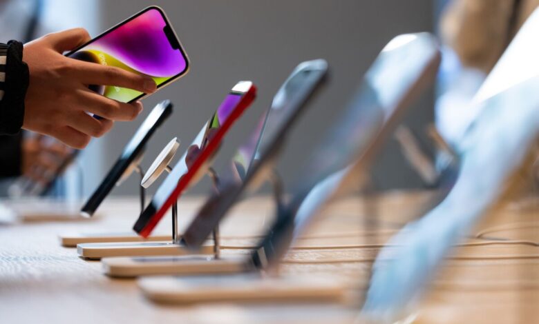 Apple’s (AAPL) OpenAI Talks Intensify as It Seeks to Add AI Features Apple’s (AAPL) OpenAI Talks Intensify as It Seeks to Add AI Features