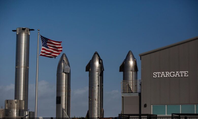 Robot-Explorers, Futuristic SpaceX Starships Set To Transform The Moon Robot-Explorers, Futuristic SpaceX Starships Set To Transform The Moon