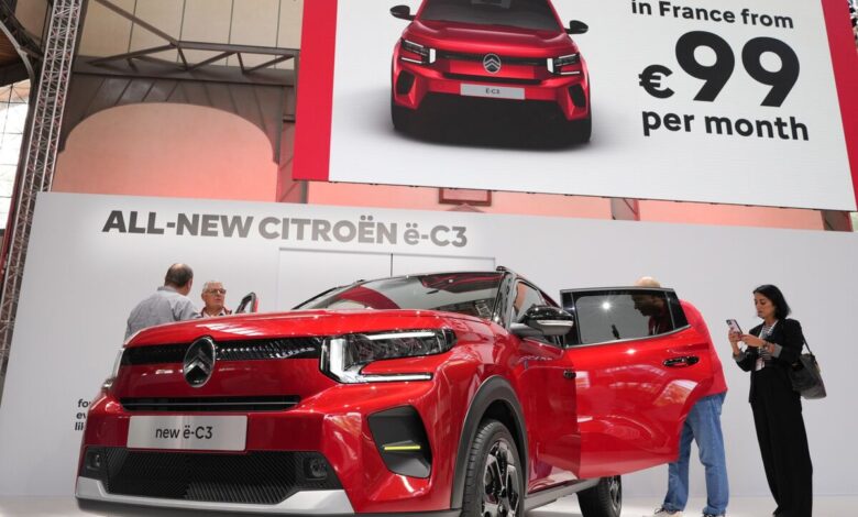 VW, Mercedes, Stellantis Make New Car Models Bet After Weak Start to Year VW, Mercedes, Stellantis Make New Car Models Bet After Weak Start to Year