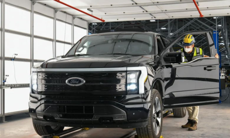 Ford delays some electric vehicles, renews focus on hybrids Ford delays some electric vehicles, renews focus on hybrids