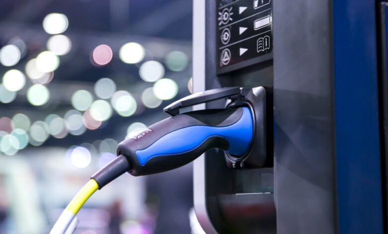 The economics and geopolitics of electric cars: a European perspective The economics and geopolitics of electric cars: a European perspective