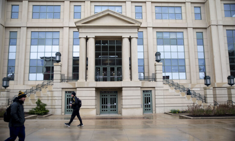 UI Tippie College of Business to offer new entrepreneurship major this fall UI Tippie College of Business to offer new entrepreneurship major this fall