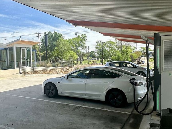 Green highways: Arkansas invests .9 million in electric vehicle charging network | The Arkansas Democrat-Gazette Green highways: Arkansas invests .9 million in electric vehicle charging network | The Arkansas Democrat-Gazette
