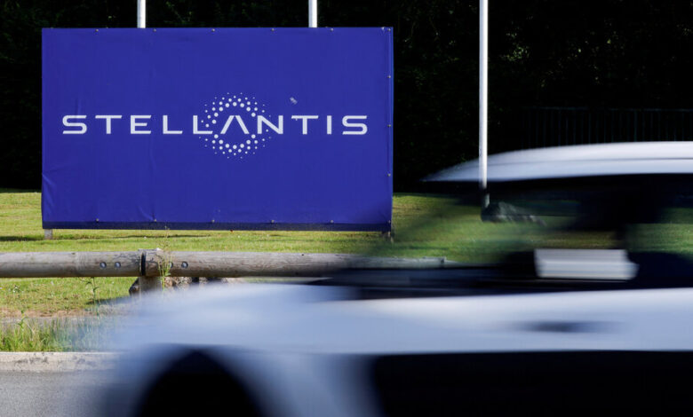 Stellantis to Recall Dodge Chargers and Chrysler 300s, Citing Airbag Issue Stellantis to Recall Dodge Chargers and Chrysler 300s, Citing Airbag Issue