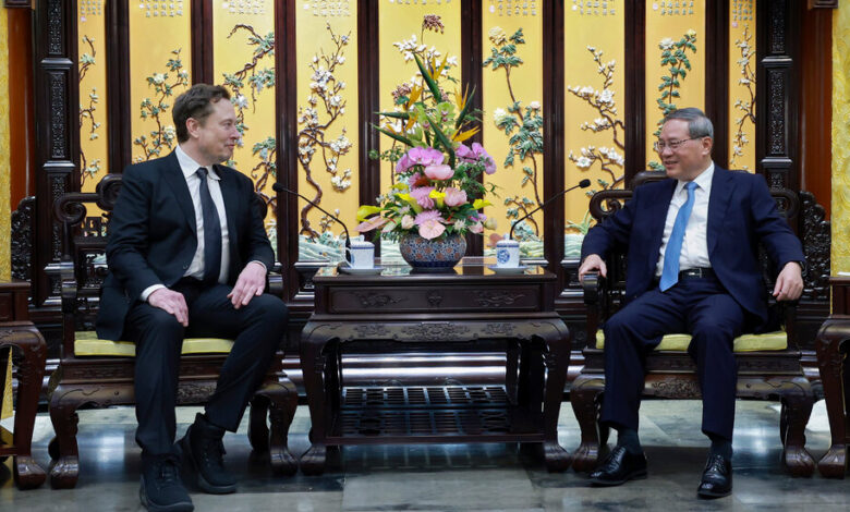 Elon Musk Reaches Deals in China on Self-Driving Teslas Elon Musk Reaches Deals in China on Self-Driving Teslas