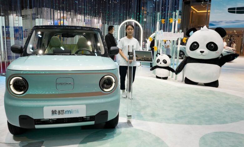 Sherrod Brown asks President Biden to ban sales of Chinese electric vehicles Sherrod Brown asks President Biden to ban sales of Chinese electric vehicles