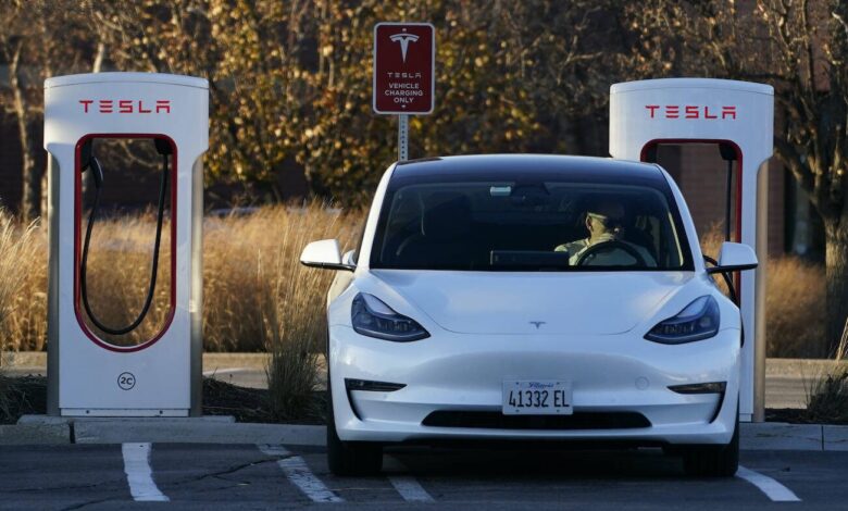 Tesla driver on Autopilot caused fatal Highway 522 crash, police say Tesla driver on Autopilot caused fatal Highway 522 crash, police say