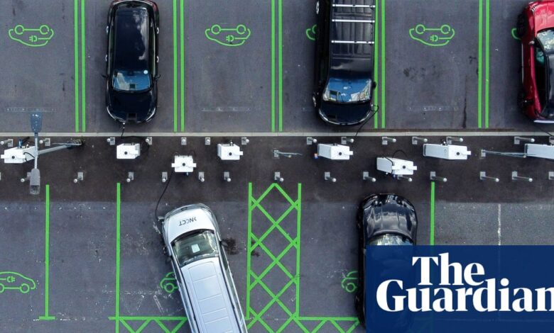 Australia’s skilled mechanics shortage forcing insurers to write off electric vehicles after minor accidents | Electric vehicles Australia’s skilled mechanics shortage forcing insurers to write off electric vehicles after minor accidents | Electric vehicles