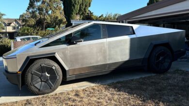 DeLorean Designer Calls Cybertruck the ‘Picasso of Automobiles’