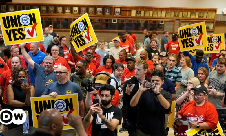 Volkswagen’s Tennessee workers vote to join UAW trade union – DW – 04/20/2024 Volkswagen’s Tennessee workers vote to join UAW trade union – DW – 04/20/2024