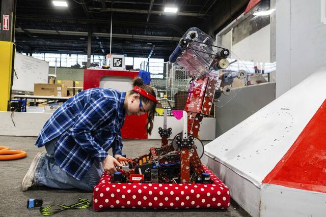 Pittsburgh’s Girls of Steel preparing for world robotics event in Houston