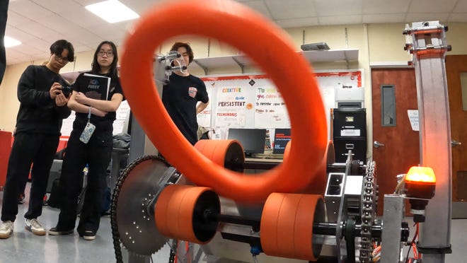 Tappan Zee High School robotics team prepares for competition Tappan Zee High School robotics team prepares for competition