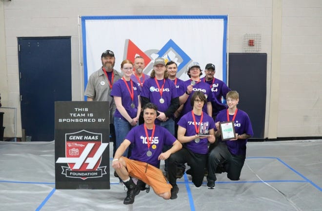 ‘Small’ Fowlerville robotics team ready to compete on big stage ‘Small’ Fowlerville robotics team ready to compete on big stage