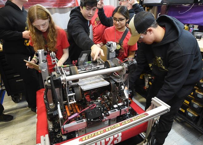 ‘Engineers on the Track’: Photographing robotics brings excitement ‘Engineers on the Track’: Photographing robotics brings excitement
