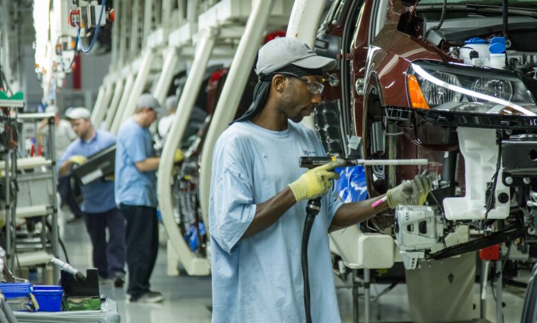 Southern governors warn automobile workers against UAW’s “scare tactics” pushing unionization Southern governors warn automobile workers against UAW’s “scare tactics” pushing unionization