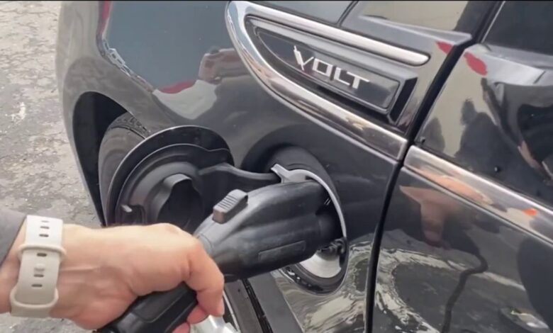 Electric vehicles cutting carbon footprint in Bay Area, new study says – NBC Bay Area Electric vehicles cutting carbon footprint in Bay Area, new study says – NBC Bay Area