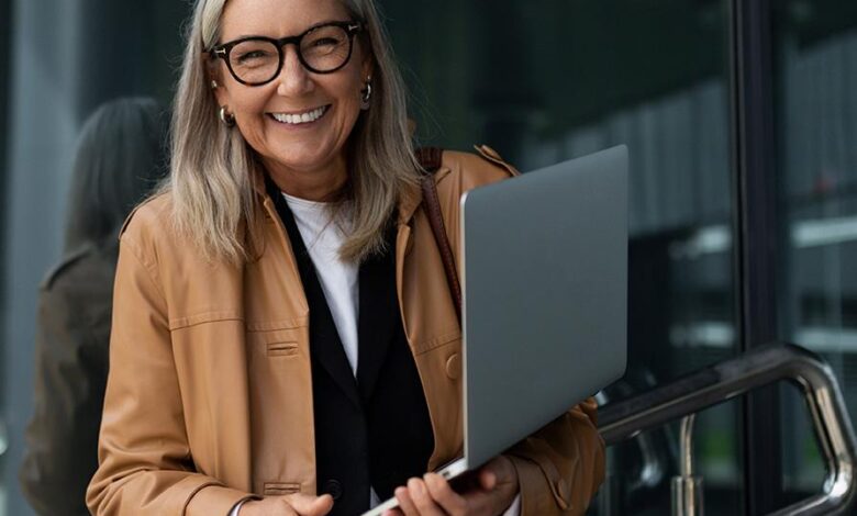 Encouraging Over-50s back into the workforce through entrepreneurship Encouraging Over-50s back into the workforce through entrepreneurship