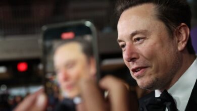 Musk Plays Up ‘Sentient Humanoid’ Robots as Tesla Flounders