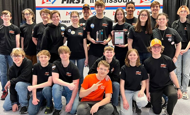 Martin Engineering Boosts Teen Robotics Team – Shaw Local Martin Engineering Boosts Teen Robotics Team – Shaw Local