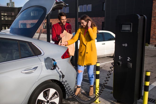 EV adoption faces a new hurdle: tumbling resale values EV adoption faces a new hurdle: tumbling resale values