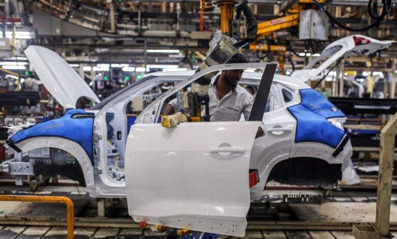 Nissan takes cue from Tesla for cheaper EV. Why should it matter to you? Nissan takes cue from Tesla for cheaper EV. Why should it matter to you?