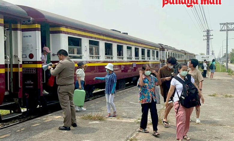 Tourists flock to Pattaya by planes, trains and automobiles for Songkran Tourists flock to Pattaya by planes, trains and automobiles for Songkran