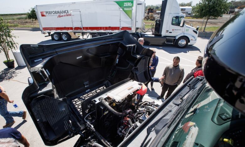As semi-trucks go green, Gilroy firm goes high-tech As semi-trucks go green, Gilroy firm goes high-tech