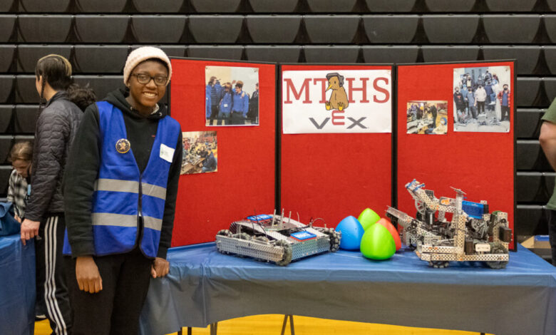 Rock ‘n’ roll, research and robots at Edmonds School District’s STEM in Action Showcase Rock ‘n’ roll, research and robots at Edmonds School District’s STEM in Action Showcase