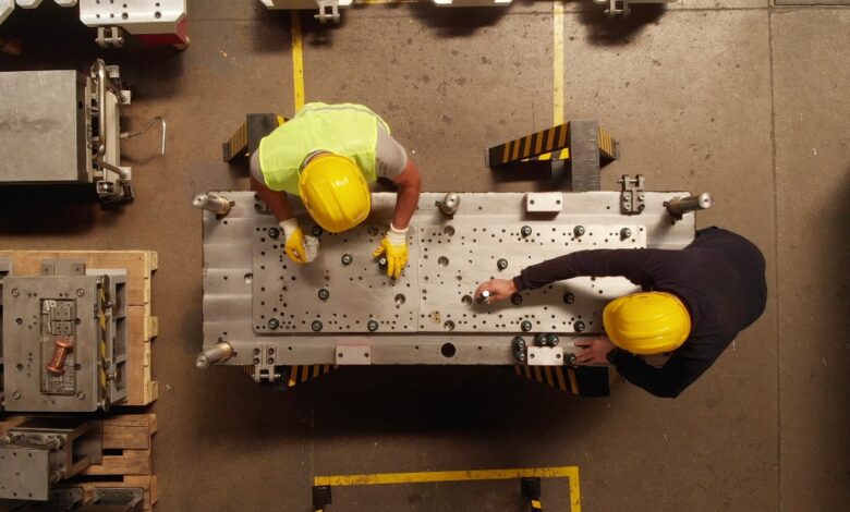 How can digital transformation help manufacturers deliver better customer experiences (CX)? How can digital transformation help manufacturers deliver better customer experiences (CX)?