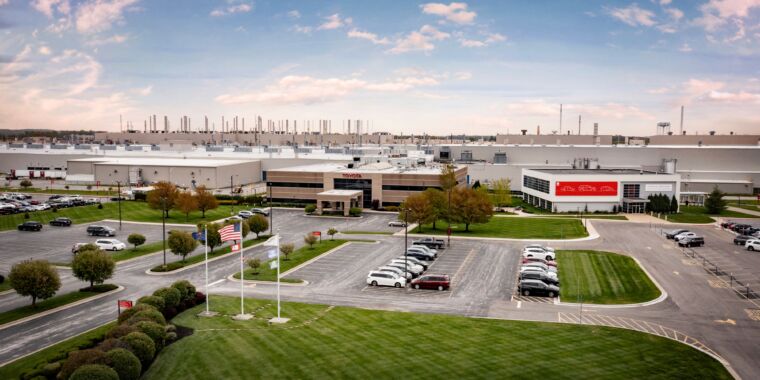 Toyota will spend .4 billion to build electric 3-row SUV in Indiana Toyota will spend .4 billion to build electric 3-row SUV in Indiana