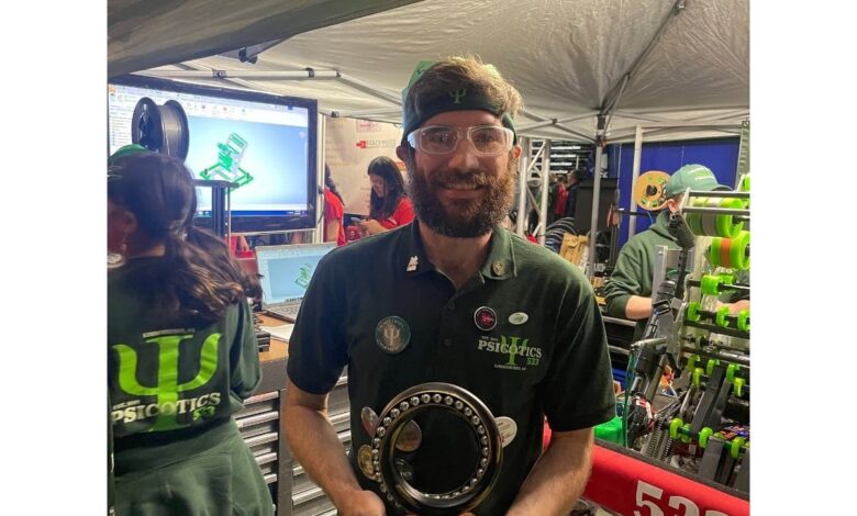 Beloved Lindenhurst High Robotics Coach Honored With Award Beloved Lindenhurst High Robotics Coach Honored With Award