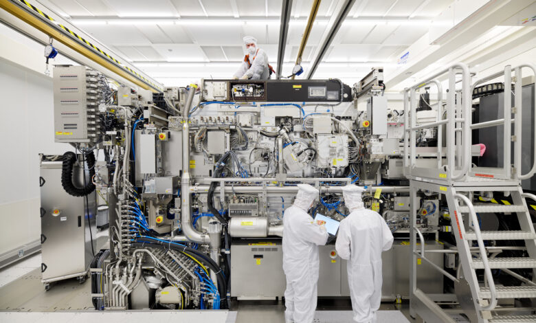 Is ASML’s Big Sell-off a Warning Sign to Artificial Intelligence (AI) Investors? Is ASML’s Big Sell-off a Warning Sign to Artificial Intelligence (AI) Investors?