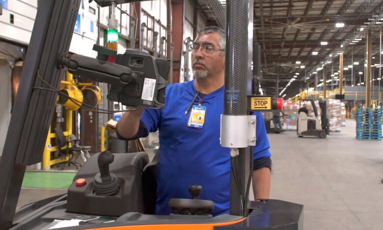 Walmart Bets on Associates, Automation Walmart Bets on Associates, Automation