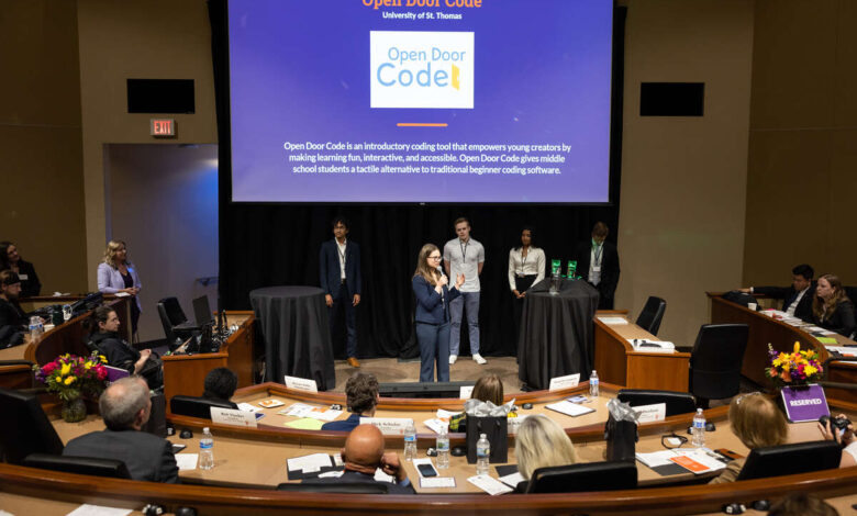 Schulze School of Entrepreneurship Celebrates the Spirit of Innovation – Newsroom Schulze School of Entrepreneurship Celebrates the Spirit of Innovation – Newsroom