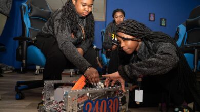 Robotics club shows East St. Louis students new opportunities for careers in STEM