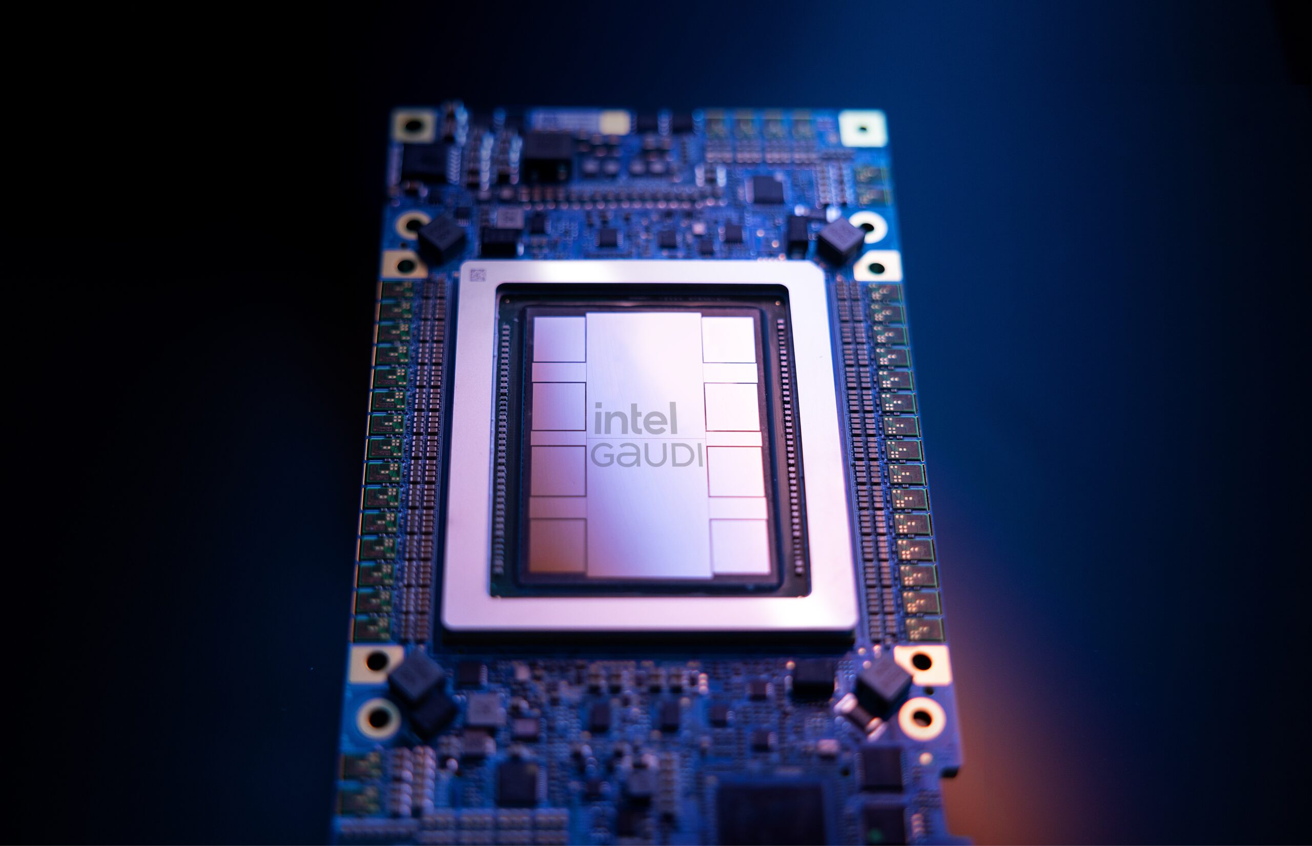 Intel Unveiled Its New Artificial Intelligence Chip - Can It Compete ...