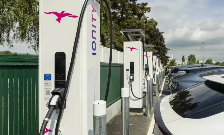 Flexible controls could boost EV charging station reliability Flexible controls could boost EV charging station reliability